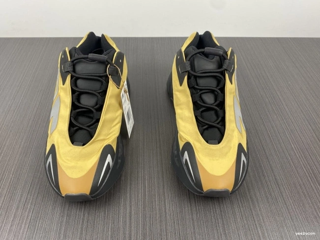 700 MNVN 'Honey GZ0717 Yeezy Flux' Boost 0803